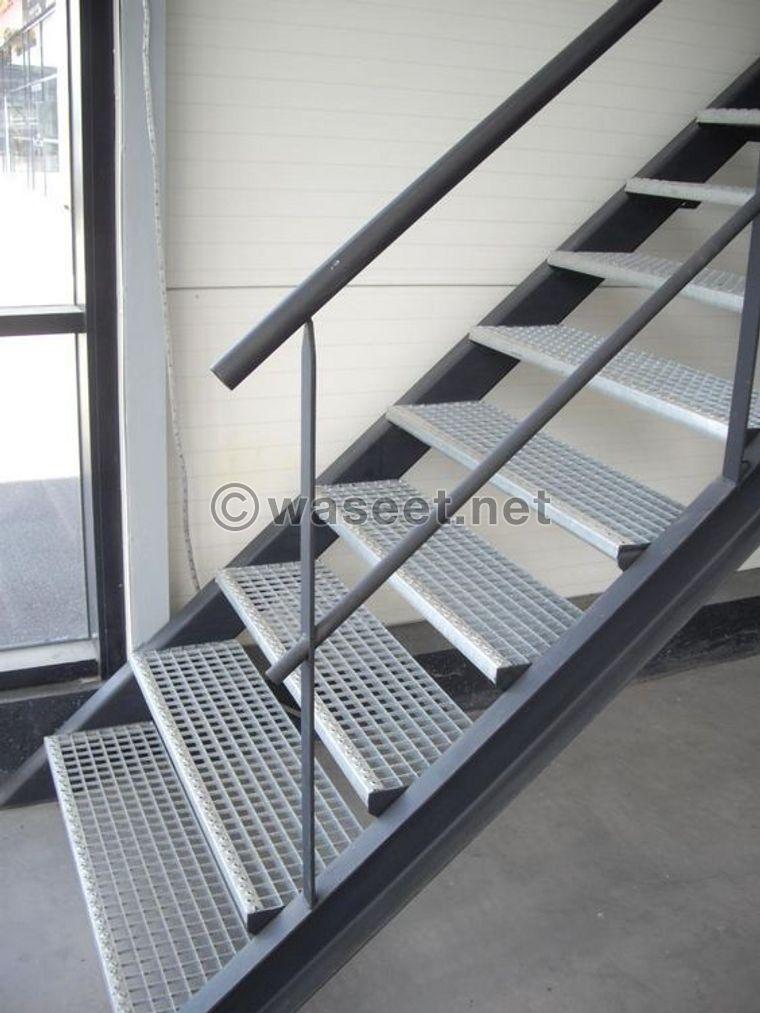 Installing steel stairs 0